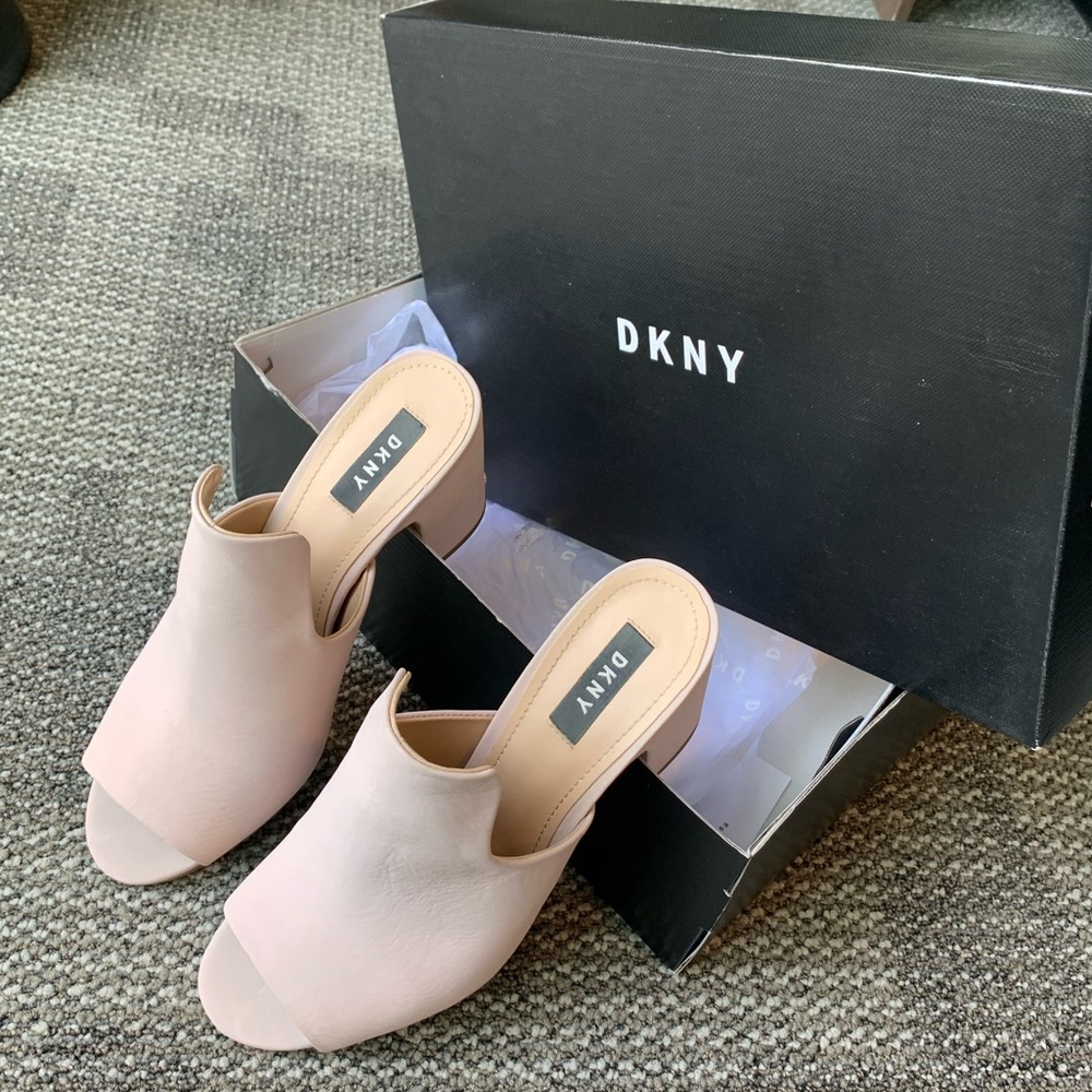 DKNY Hester Mule 80MM Nubuck Light Pink
